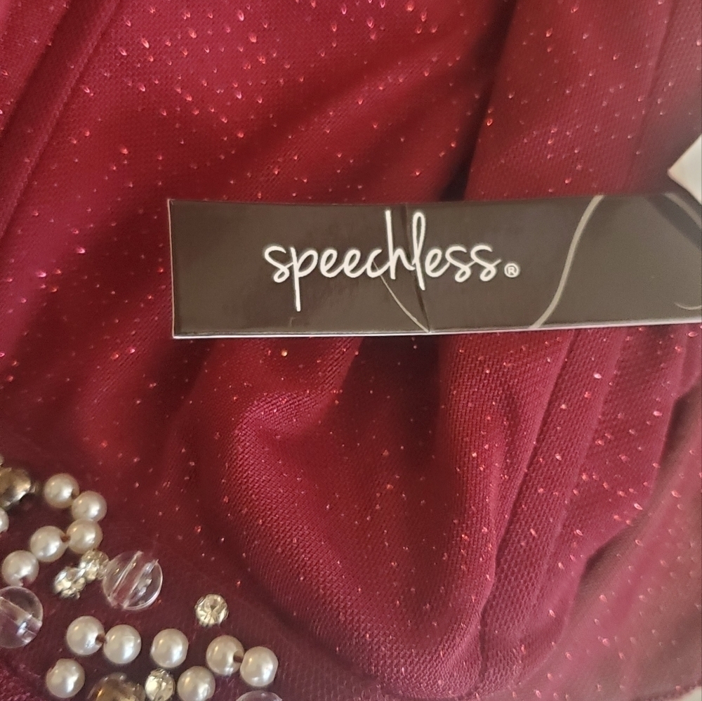 SPEECHLESS Burgundy Glitter Sheer Evening Gown Size 9 Beaded Flowing Faux pearl - Picture 10 of 17